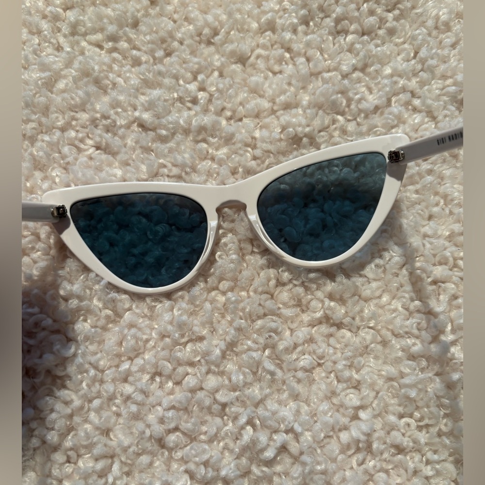 VOGUE Sunglasses - Picture 4 of 12